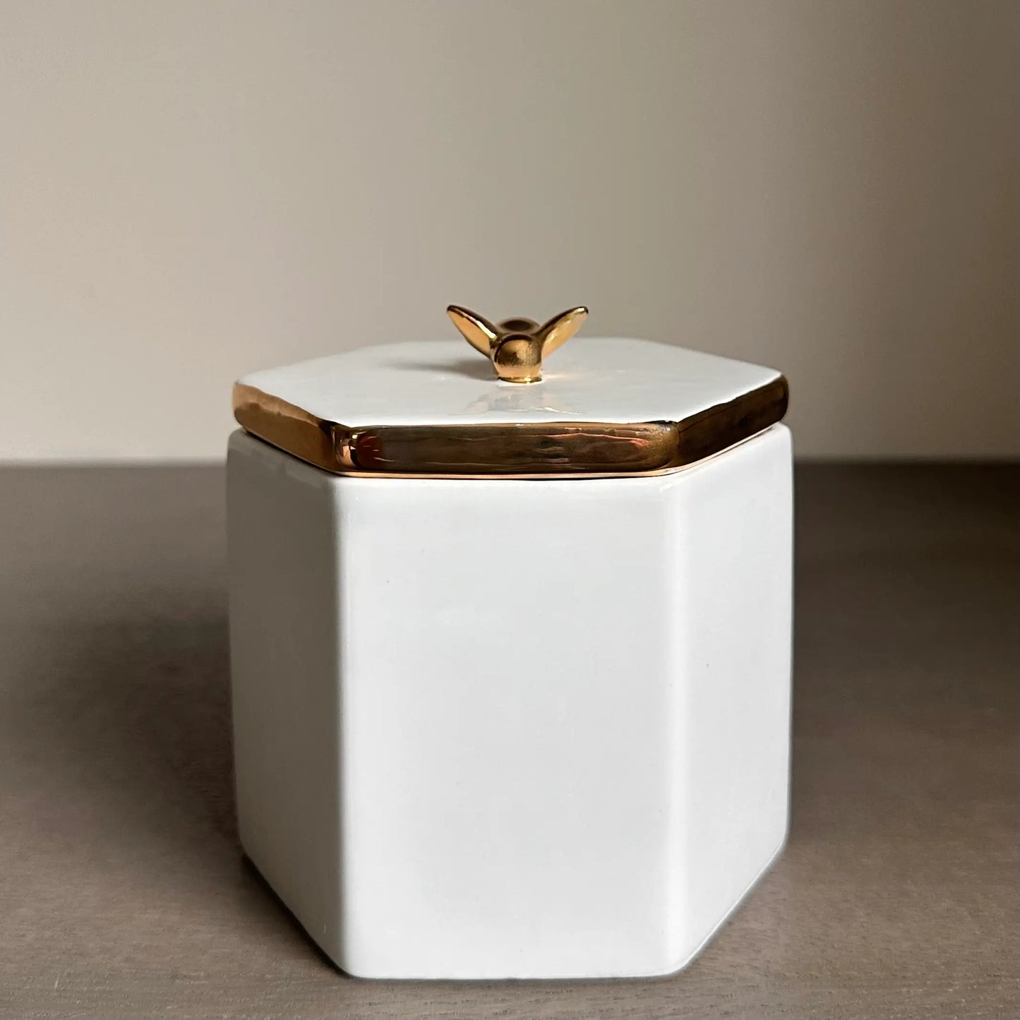 white-ceramic-bumble-bee-trinket-box-with-lid-and-gold-trim-at-albury-house-interiors-matching-tye-essex