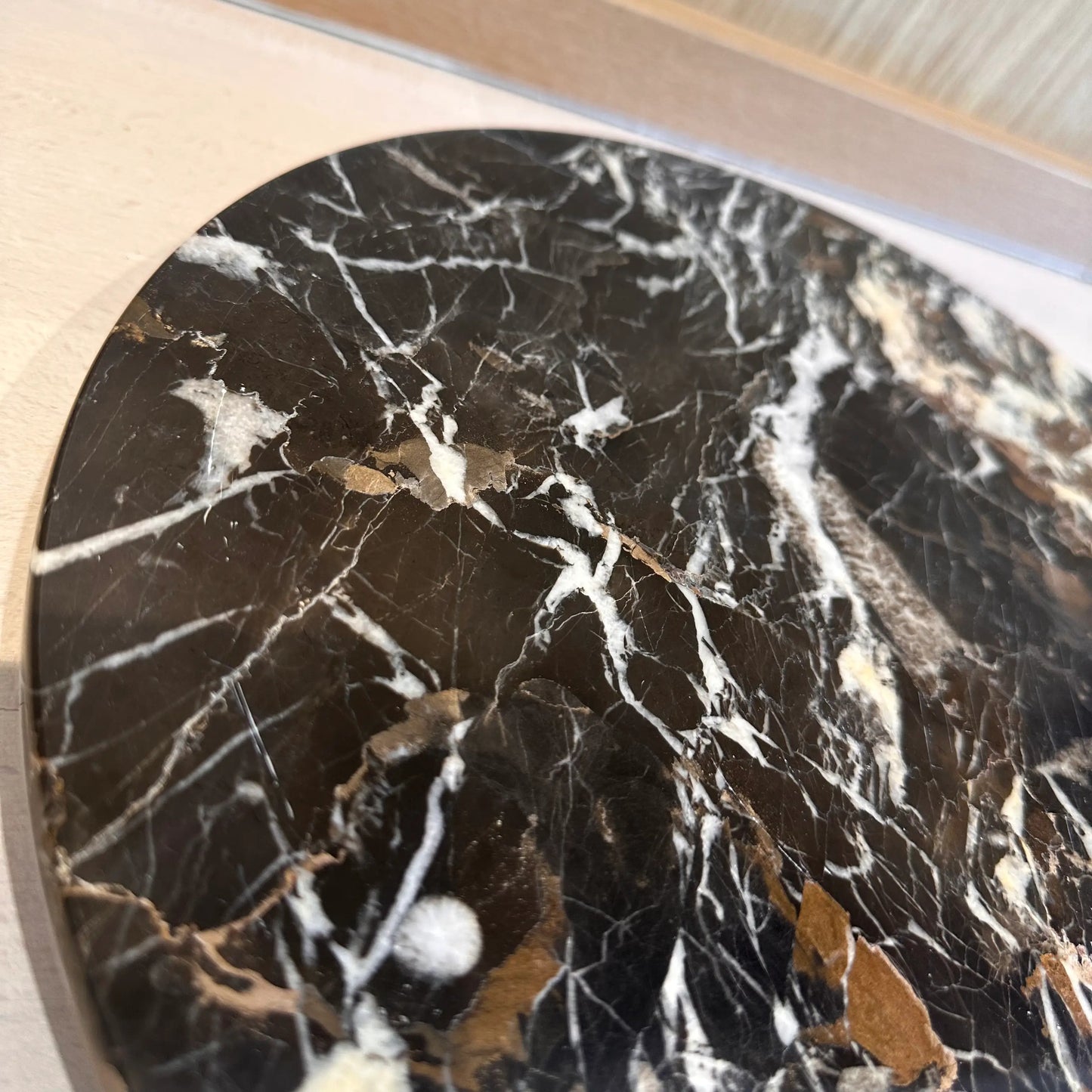 black-white-and-gold-veined-natural-marble-round-lazy-susan-at-albury-house-interiors
