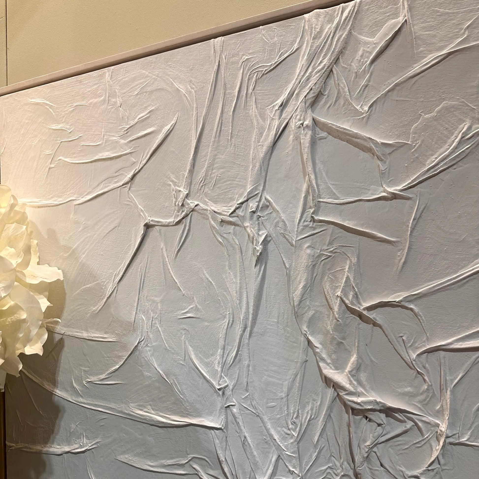 creases-white-abstract-fabric-canvas-framed-wall-art-at-albury-house-interiors