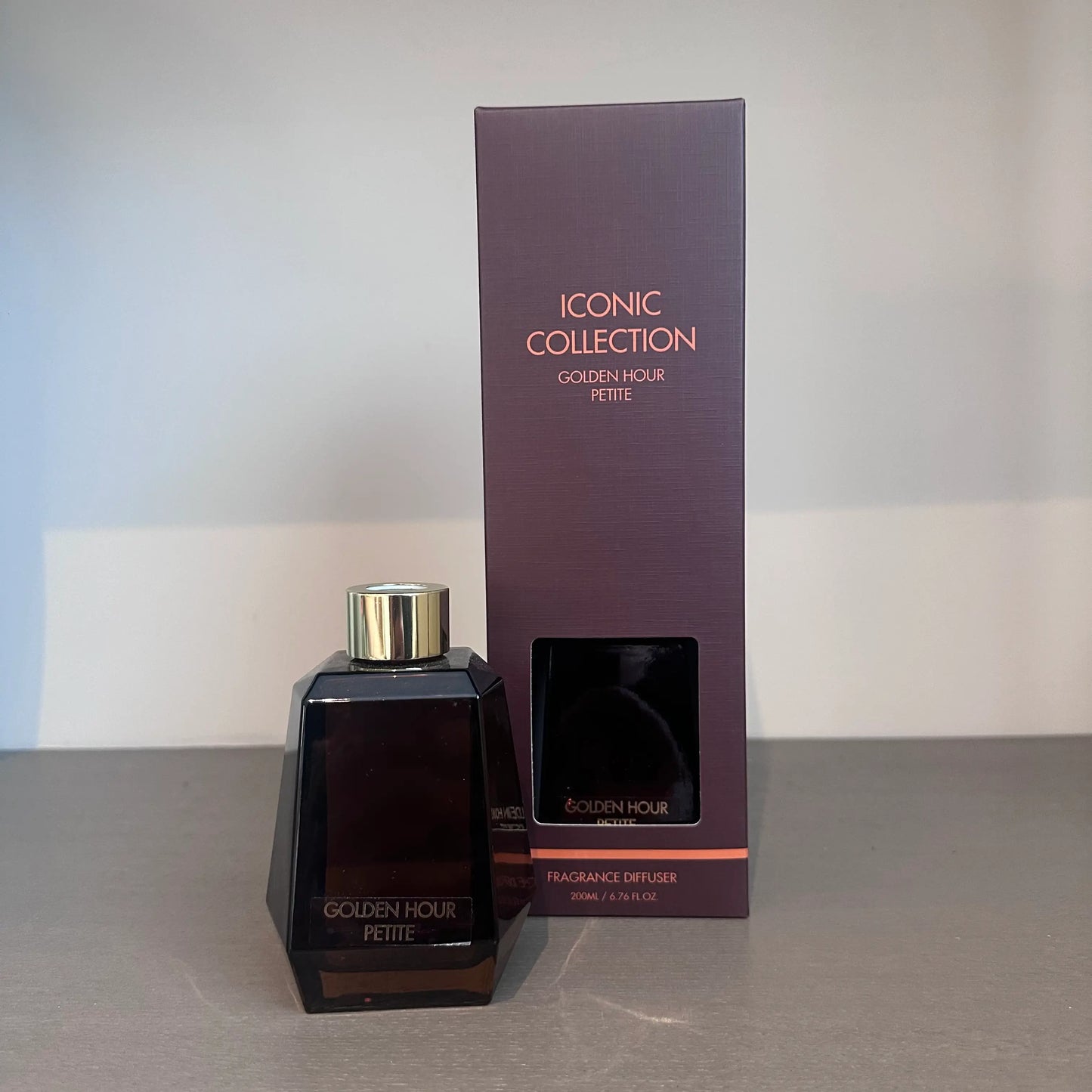 golden-hour-iconic-brown-glass-reed-diffuser-in-brown-gift-box-with-reeds-included-at-albury-house-interiors